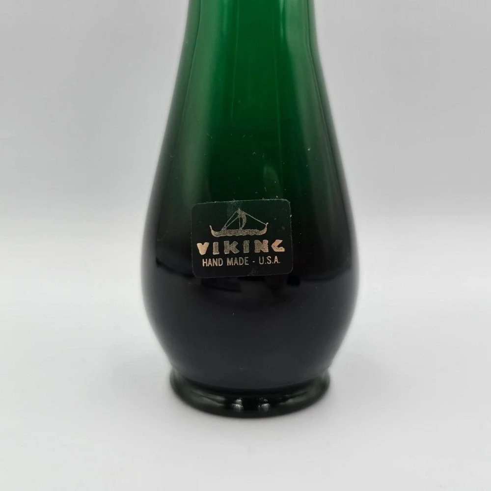 Viking Art Glass Emerald Green Stretch Bud Vase 9.75